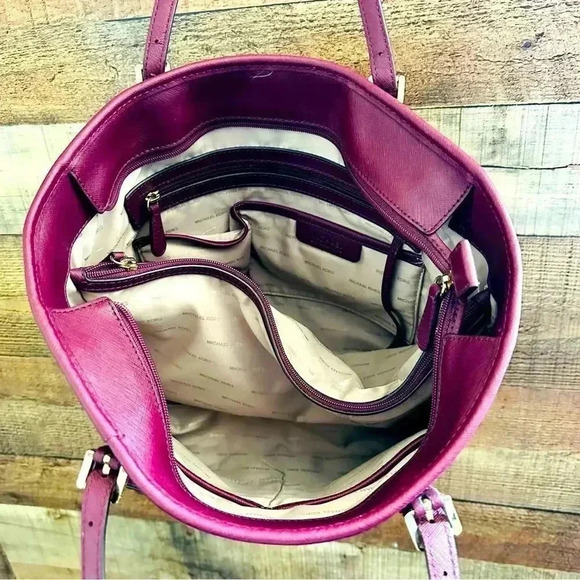 Micheal Kors Plum Jet Set Saffiano Leather Tote - Picture 10 of 16